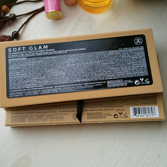 Anastasia Soft Glam Eyeshadow Palette - Picture 4 of 8